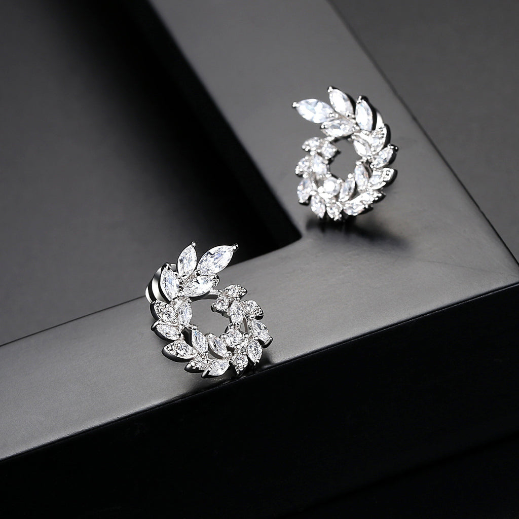 Elegant Copper Earrings Studded with Zircon Leaf Jewelry Cn571