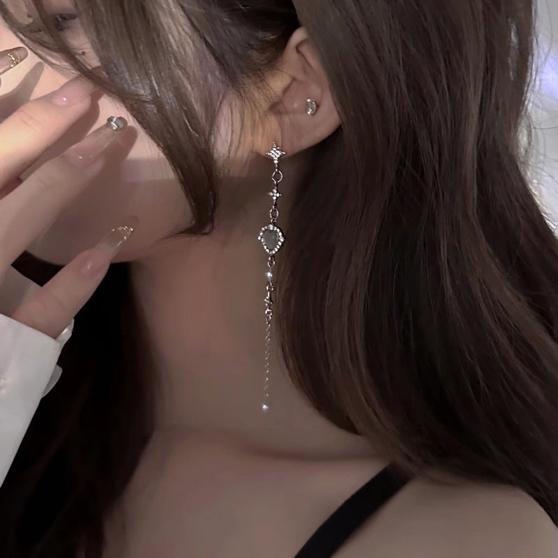 Moonstone Heart-Shaped Tassel Earrings Cn524