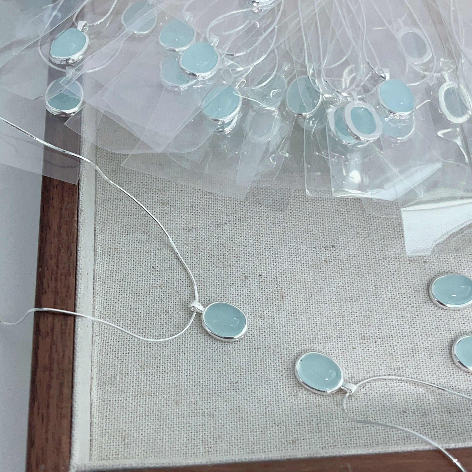 Gökyüzü mavi akik kolye yılan kemik kolye cn327