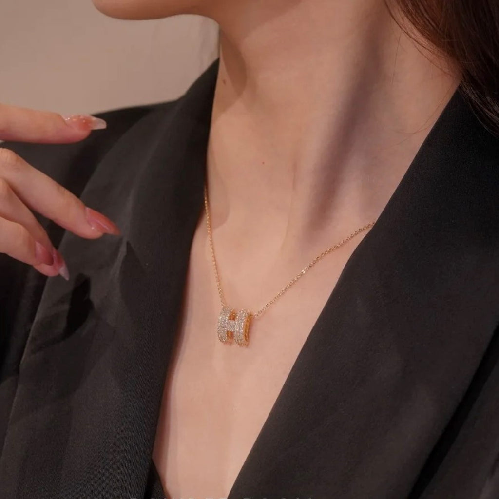 Micro Inlaid Zircon Letter H Necklace Cn426
