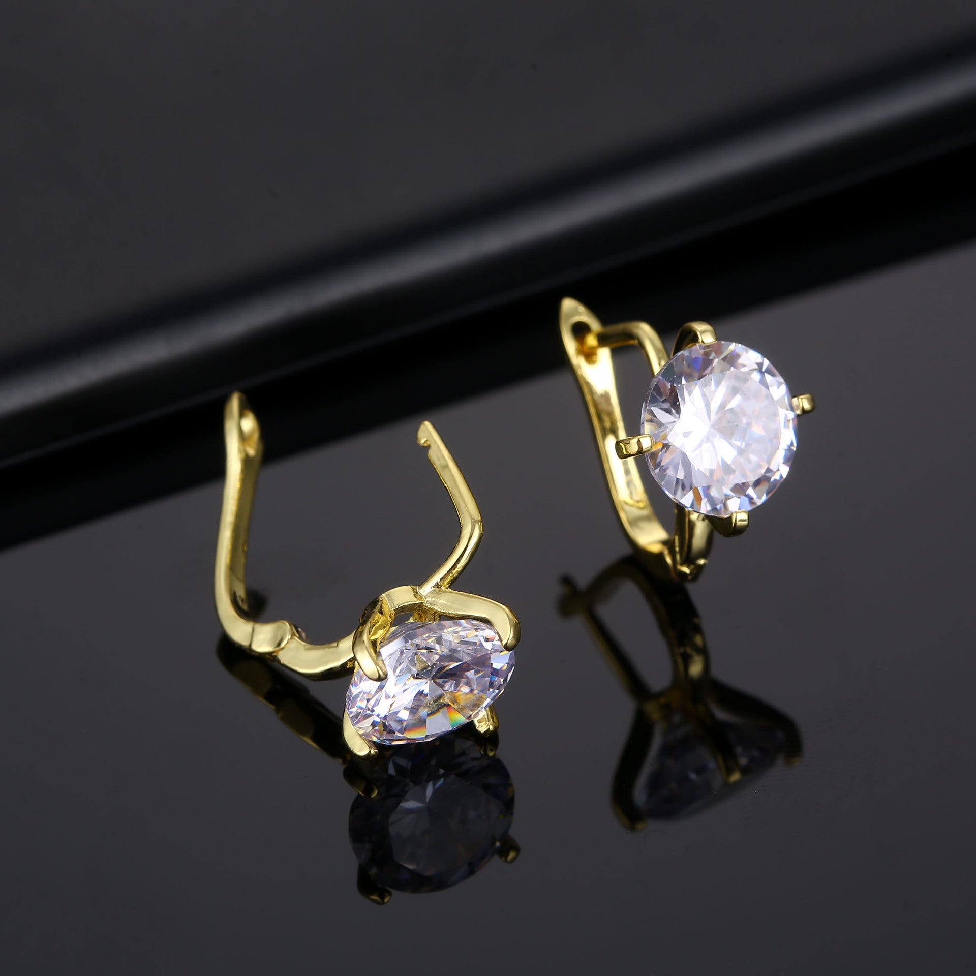 Fashion Round Roebuck Ladies Earrings Zircon Round Ear Clasps Large Diamond Earrings