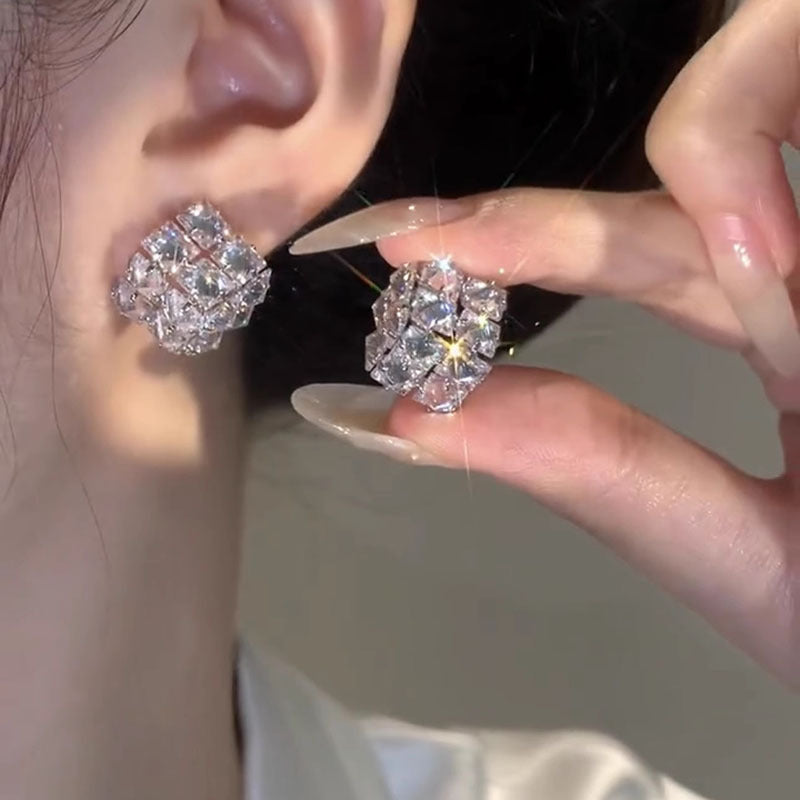 Zircon Three-Dimensional Square Earrings Cn552