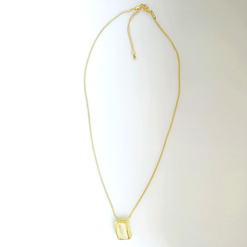 Rectangular Square Shell Necklace Cn557