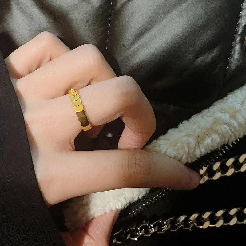 18K Gold Fish Scale Small round Ring Cn0113