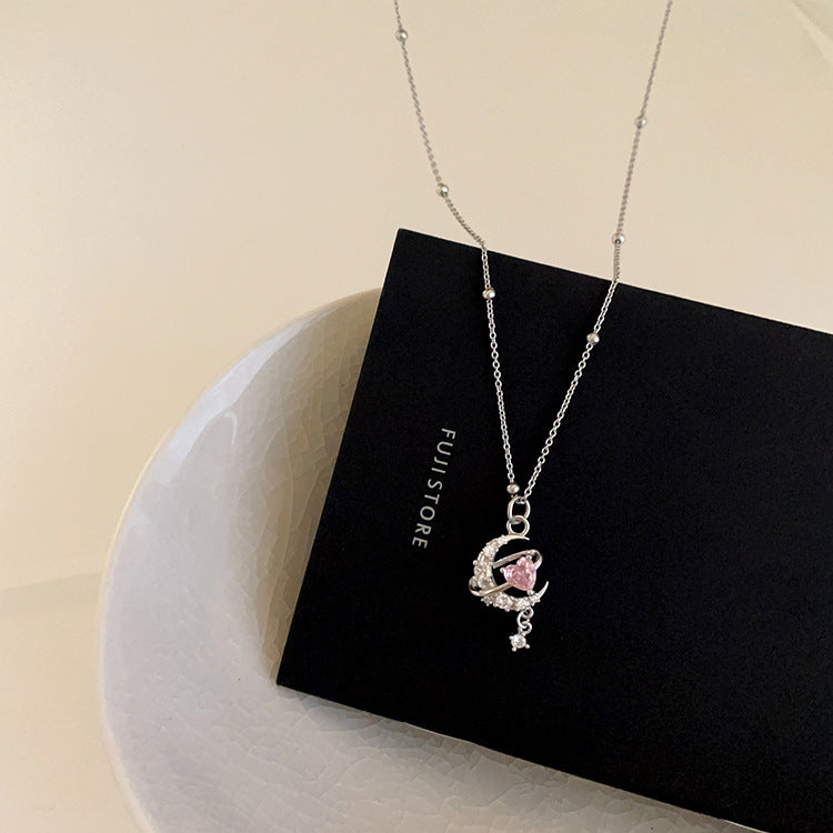 Kalung liontin hati bulan zirkon merah muda Cn337