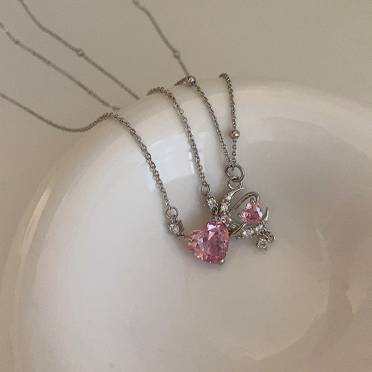 Kalung liontin hati bulan zirkon merah muda Cn337