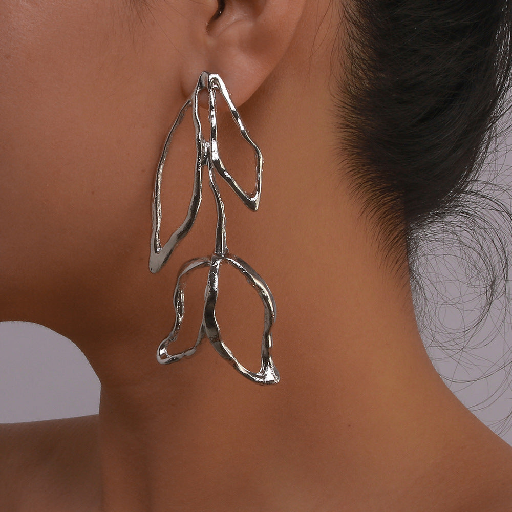 Metallic Hollow Flower Leaf-Shaped Earring Cn0226