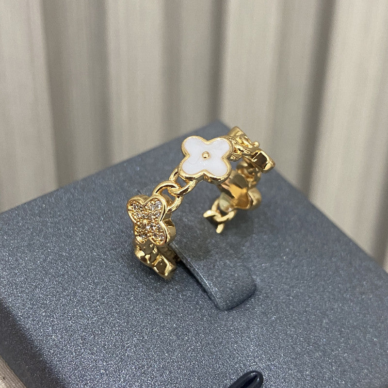 Lucky Four-Leaf Clover Ring Ring Cn492