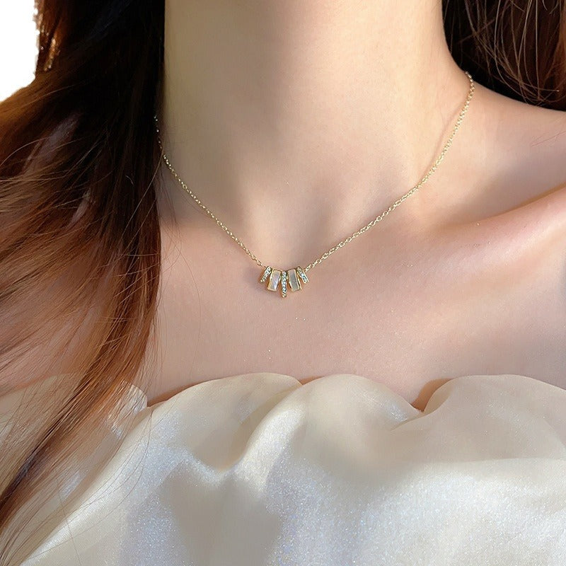 Simple Zircon Fritillary Necklace Cn497