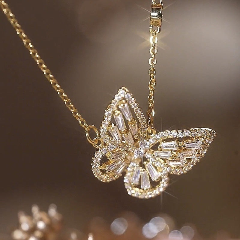 Vòng cổ mặt dây chuyền hình bướm đính đá Zircon siêu nhỏ cn363
