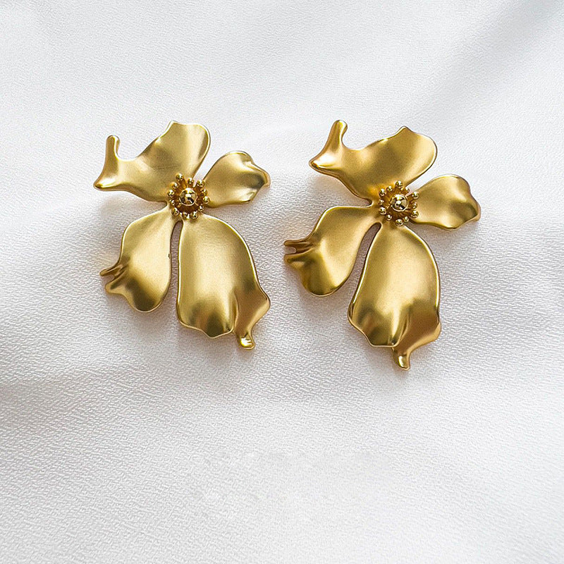 Vintage Flower Petals Matte Gold Earrings Cn0264