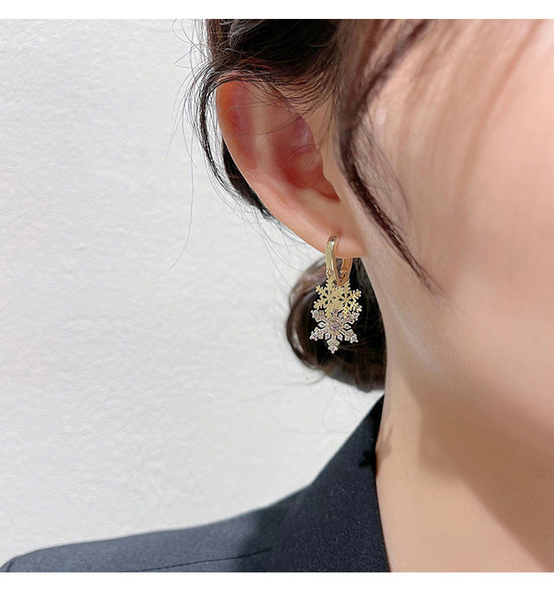 Diamond Christmas Snowflake Earrings Cn453