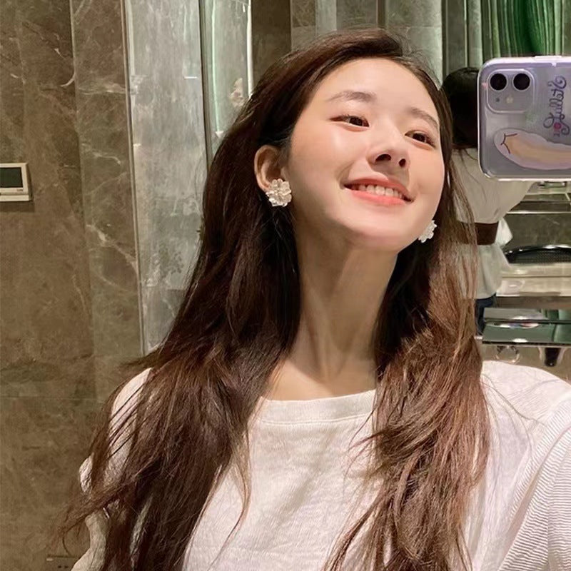 White Camellia Flower Earrings Cn542