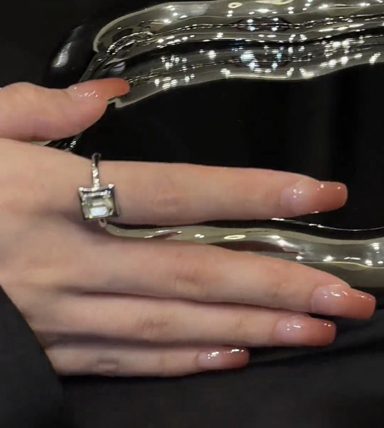 Simple Square Ring Cn0118