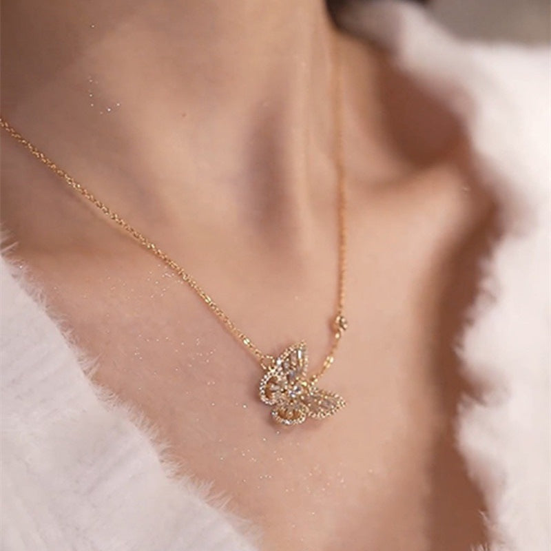 Kalung liontin kupu-kupu zirkon bertatahkan mikro Cn363