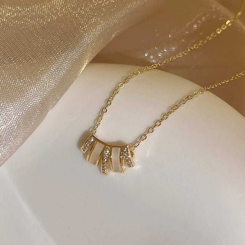 Simple Zircon Fritillary Necklace Cn497