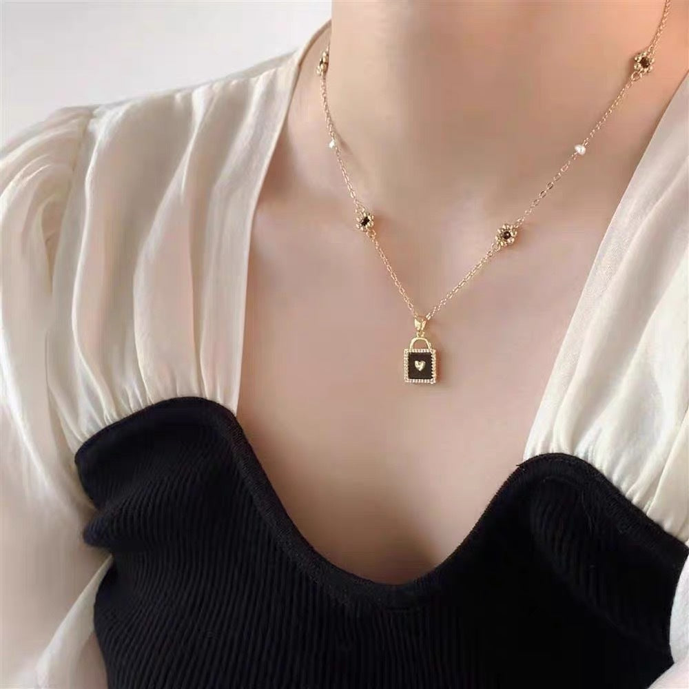 New Trendy Clavicle Chain Special-Interest Design Advanced Sense Cn412