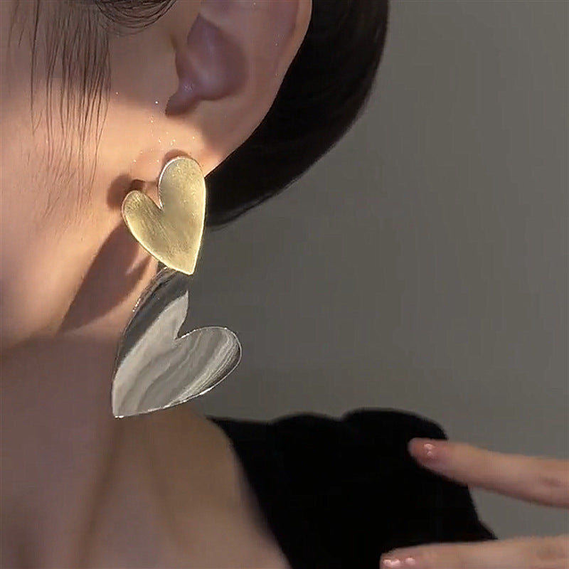 Drei dimensionale Metall liebe gebürstet Ohr stecker Cn352