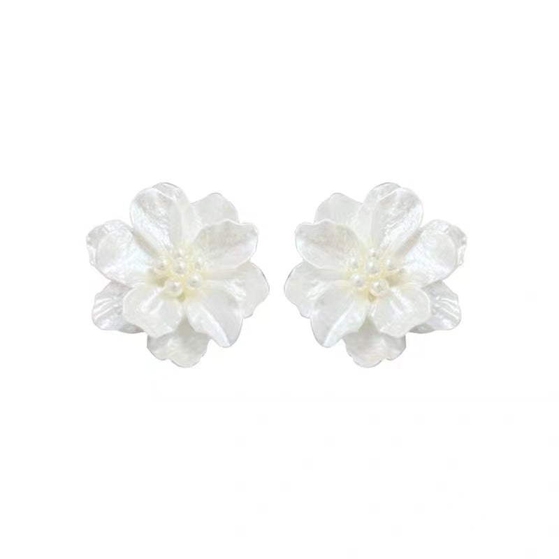 White Camellia Flower Earrings Cn542