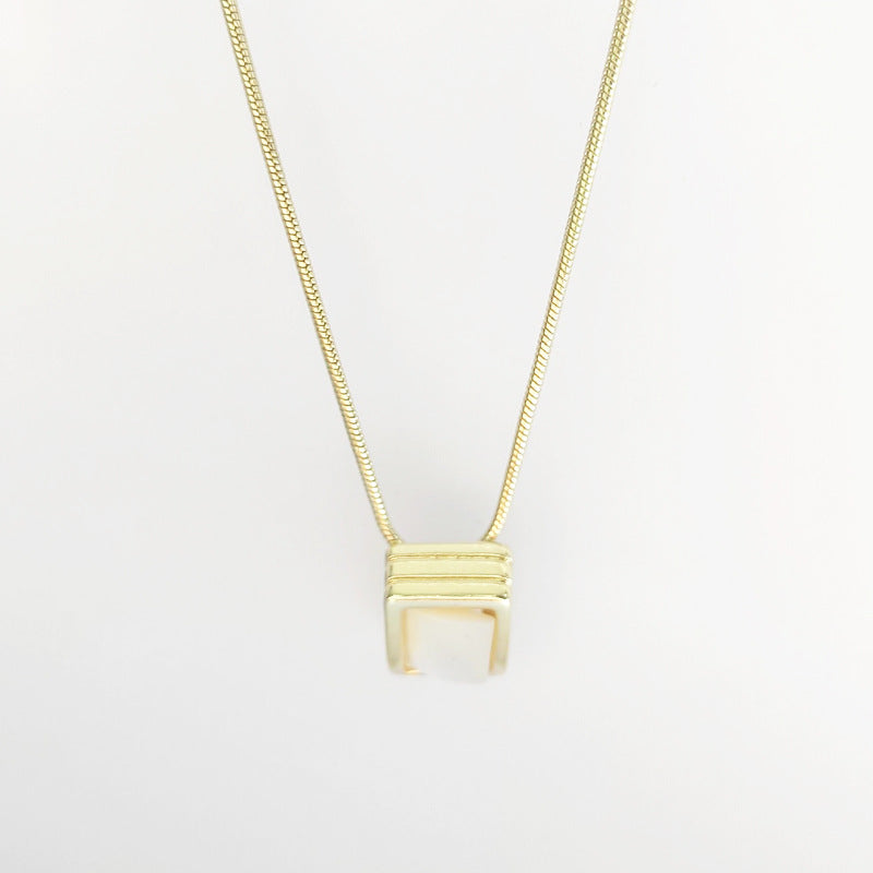 Rectangular Square Shell Necklace Cn557
