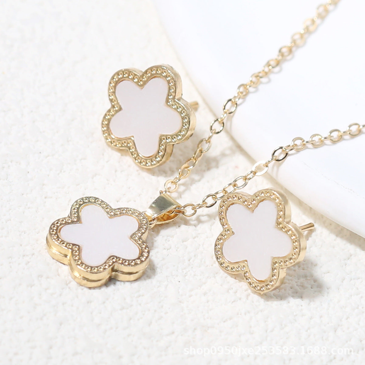 Double-Sided Wide-Brimmed Fritillary Plum Blossom Two-Piece Pendant Necklace Ear Stud Cn0282