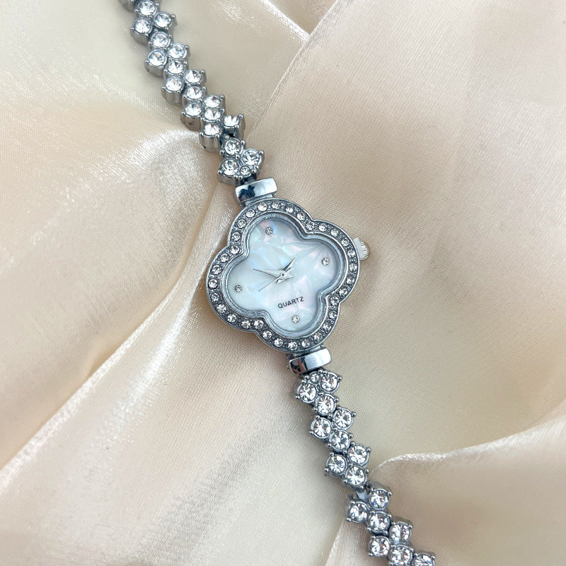 Four-Leaf Clover Diamond Women's Watch Mermaid Strap Quartz Watch Cn433
