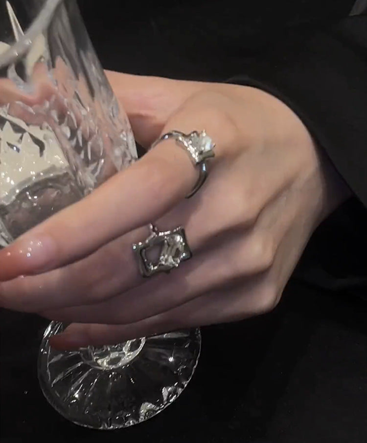 Simple Square Ring Cn0118