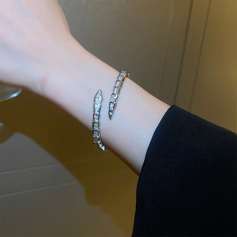 Zircon Serpentine Open-Ended Bracelet Cn343