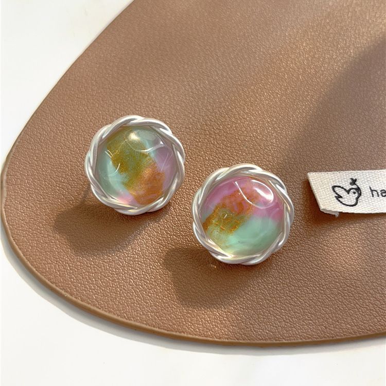 다채로운 버튼 디자인 귀걸이 Cn399