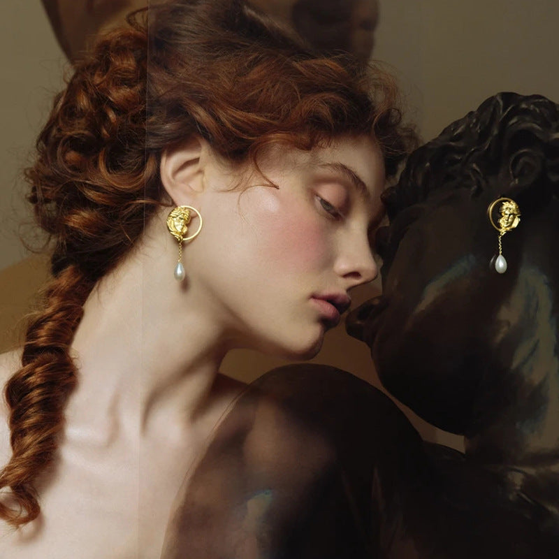 Hollow Portrait Metal Earrings Cn0265