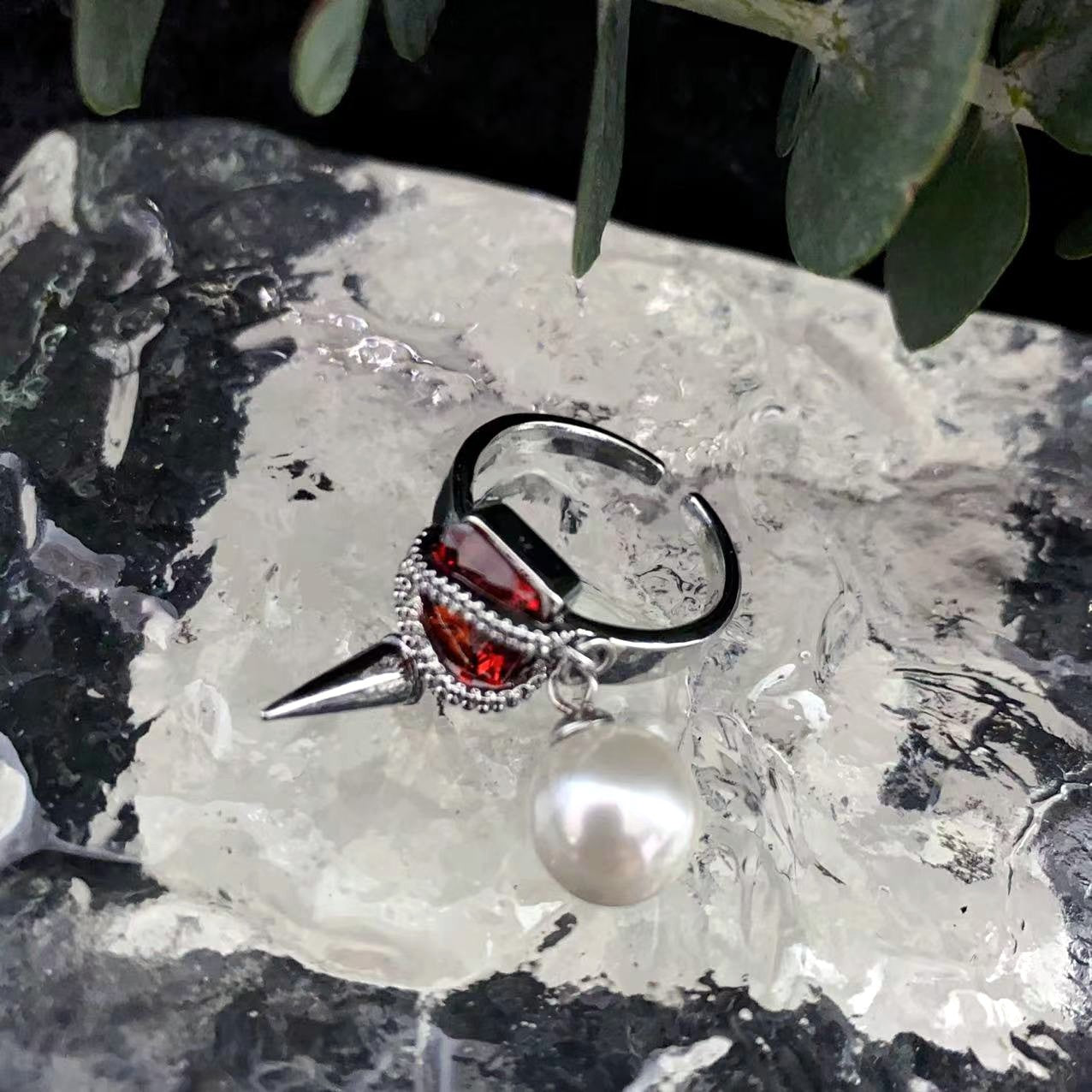 Sweet Cool Inlaid Zirconium Pearl Pendant Skull Ring Opening Cn570