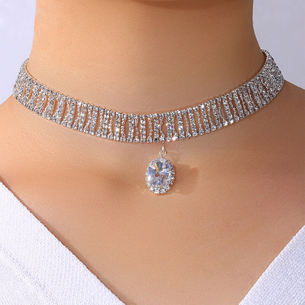 Hollow Rhinestone Necklace Cn382