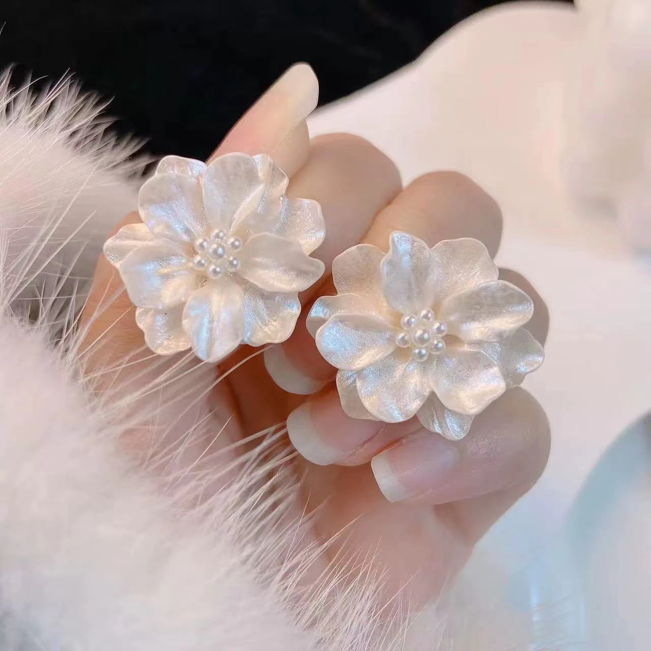 White Camellia Flower Earrings Cn542