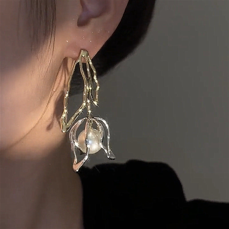 Hollow Metal Stud Earrings Cn344