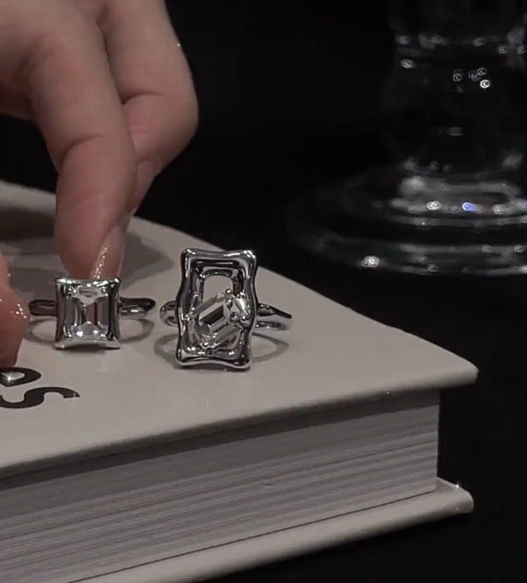 Simple Square Ring Cn0118