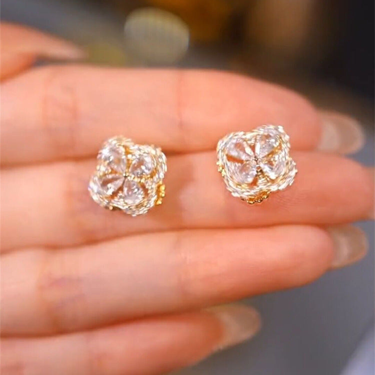 Micro Inlaid Zircon Rotating Four-Leaf Flower Earrings Cn0114