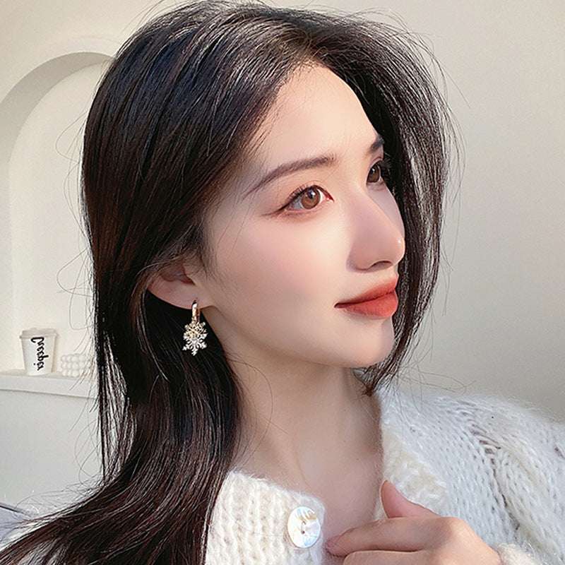 Diamond Christmas Snowflake Earrings Cn453
