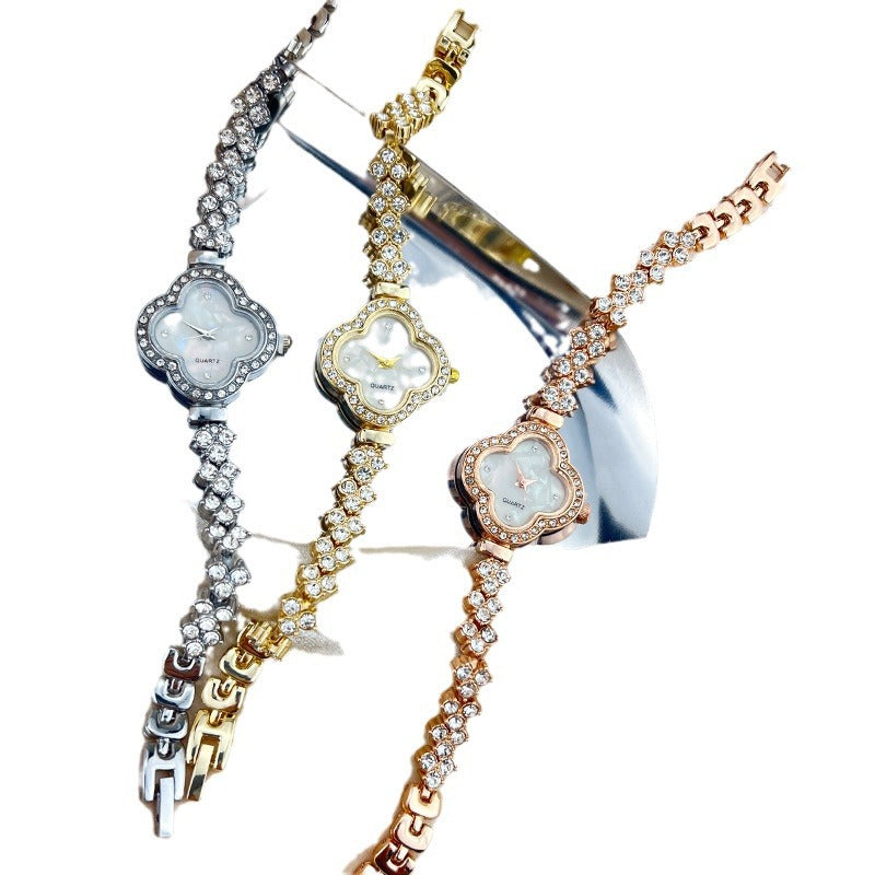 Four-Leaf Clover Diamond Women's Watch Mermaid Strap Quartz Watch Cn433