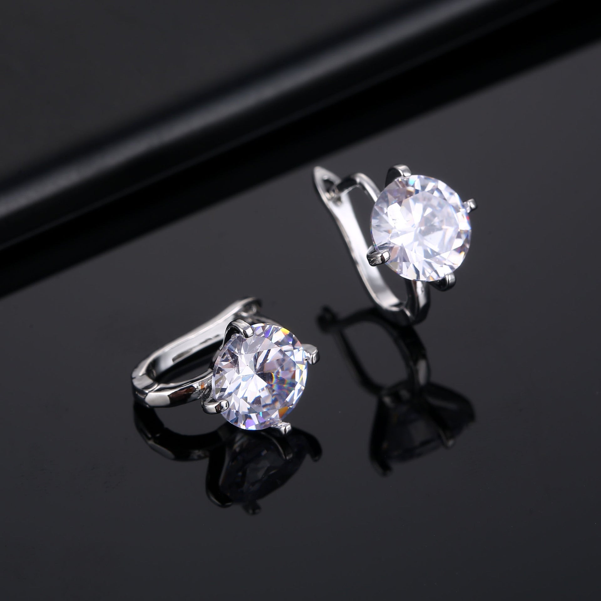 Fashion Round Roebuck Ladies Earrings Zircon Round Ear Clasps Large Diamond Earrings