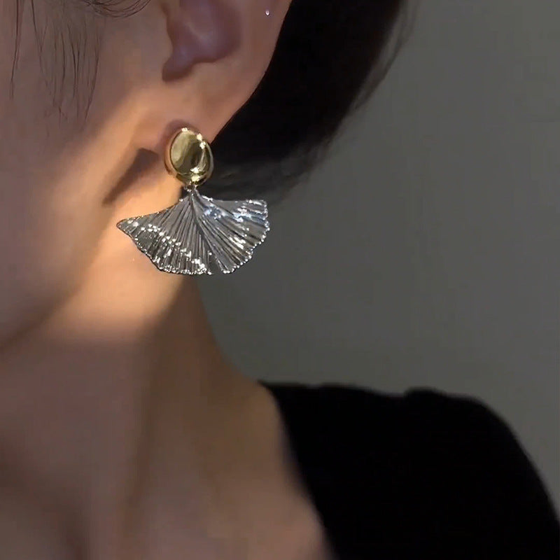 Metalen Ginkgo Blad Oorbellen Cn348