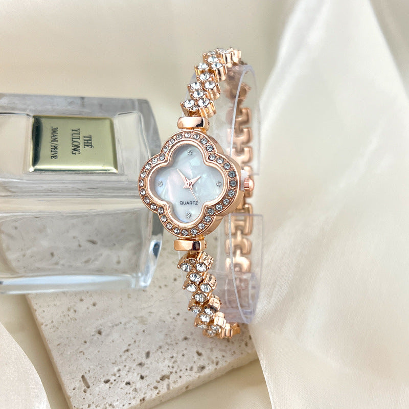 Four-Leaf Clover Diamond Women's Watch Mermaid Strap Quartz Watch Cn433