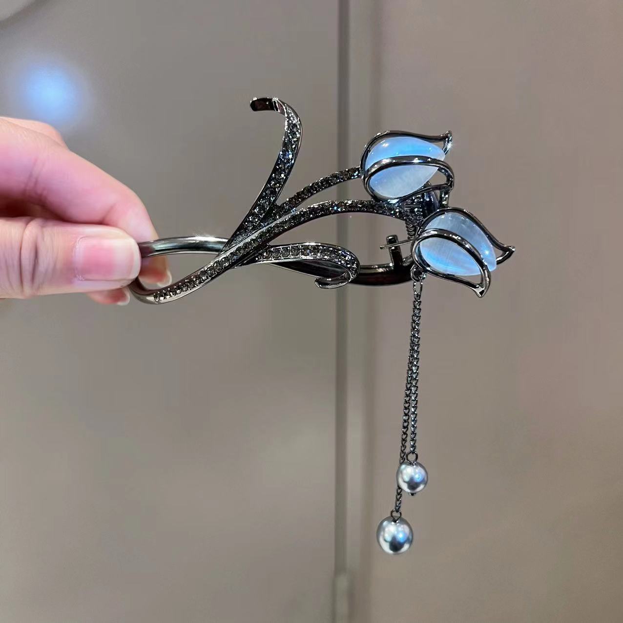 Opal Tulip Line-Shaped Tassel Barrettes Cn0234