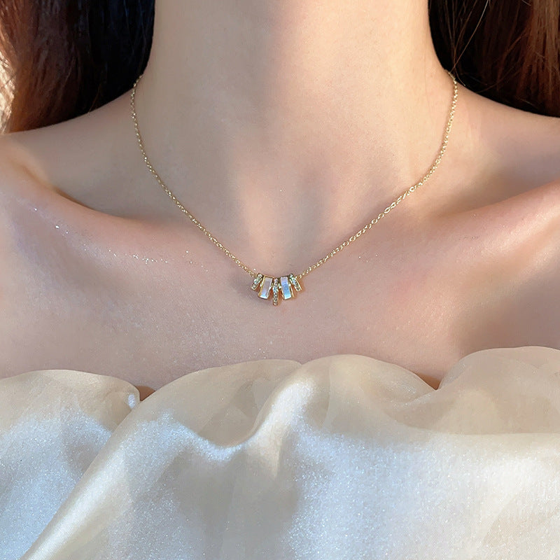 Simple Zircon Fritillary Necklace Cn497