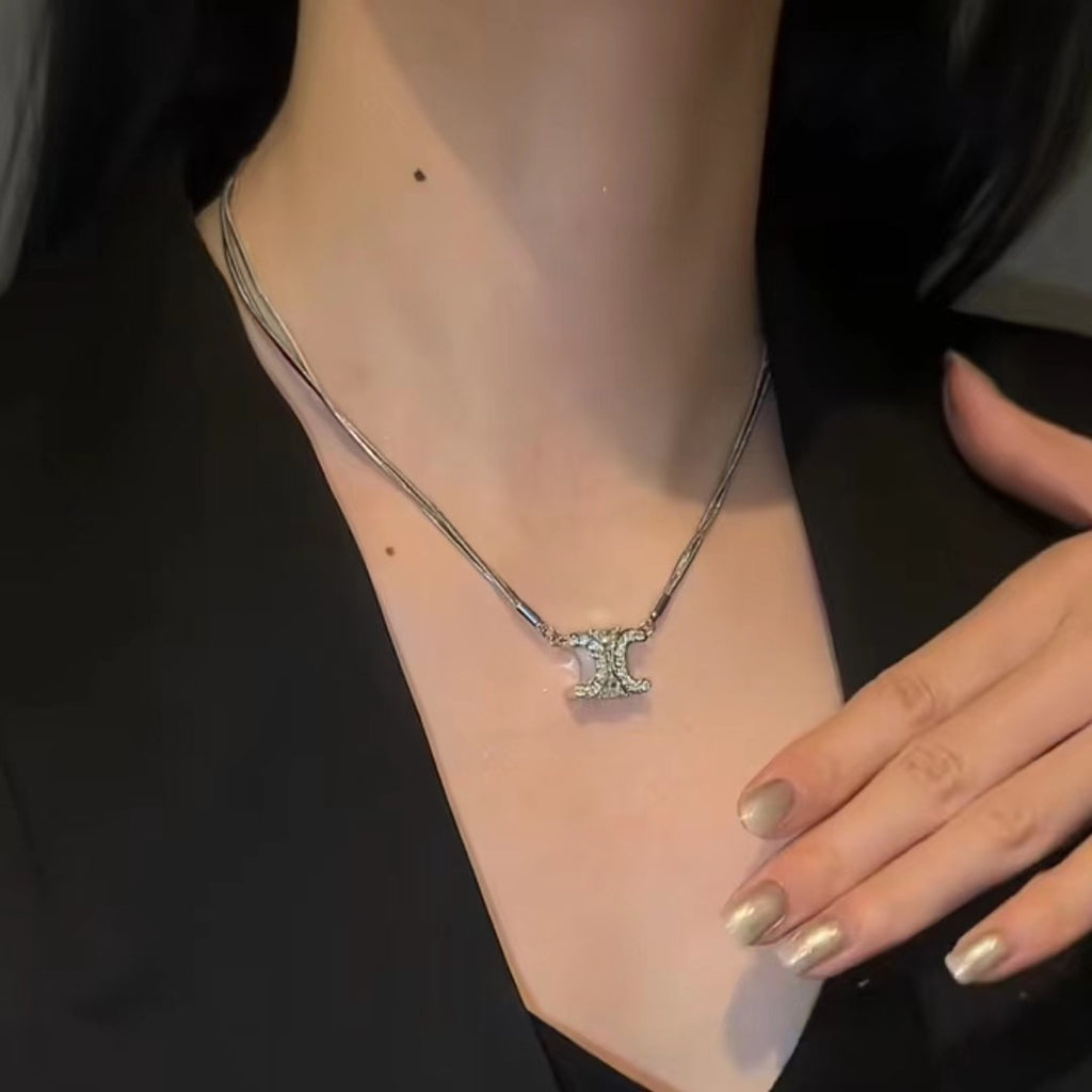 Women's Double C Magnet Necklace Cn354