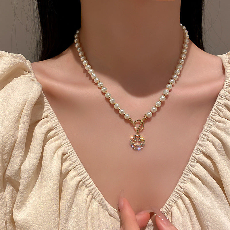 Imitation Pearl Smiley Necklace Cn495