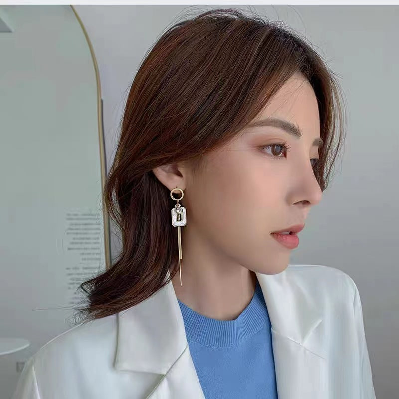 925 Silver Needle Asymmetric Geometric Ear Studs Cn548