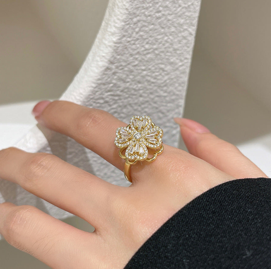 Micro Inlaid Zircon Rotating Four-Leaf Flower Ring Rotating Windmill Flower Cn436