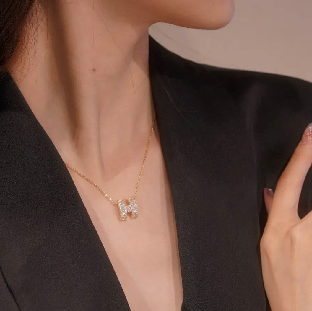 Micro Inlaid Zircon Letter H Necklace Cn426