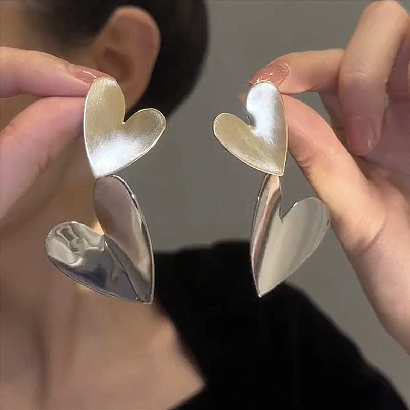 Drei dimensionale Metall liebe gebürstet Ohr stecker Cn352