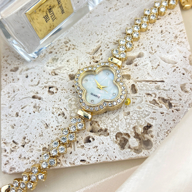 Four-Leaf Clover Diamond Women's Watch Mermaid Strap Quartz Watch Cn433